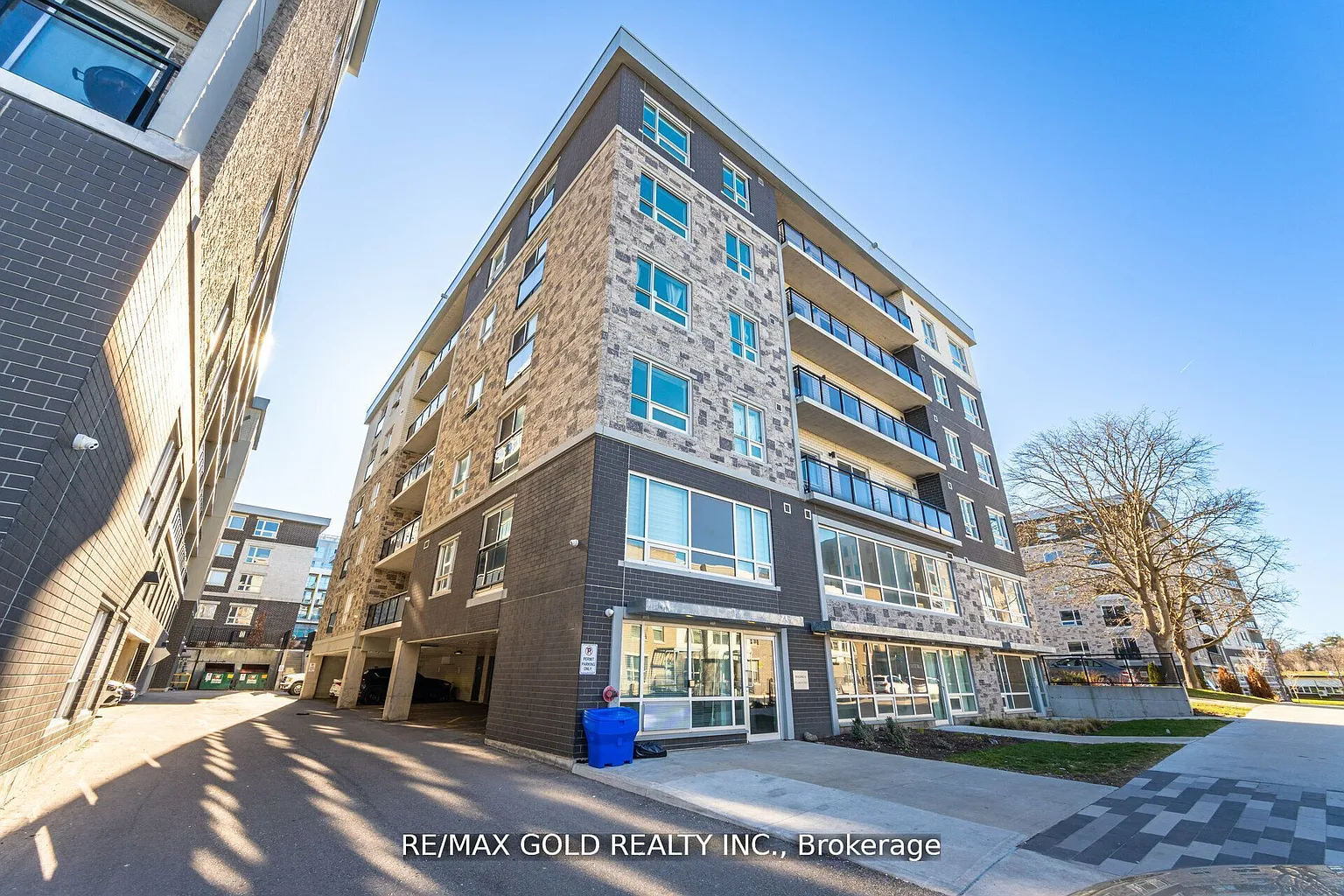 275 Larch St #H101 photo 1