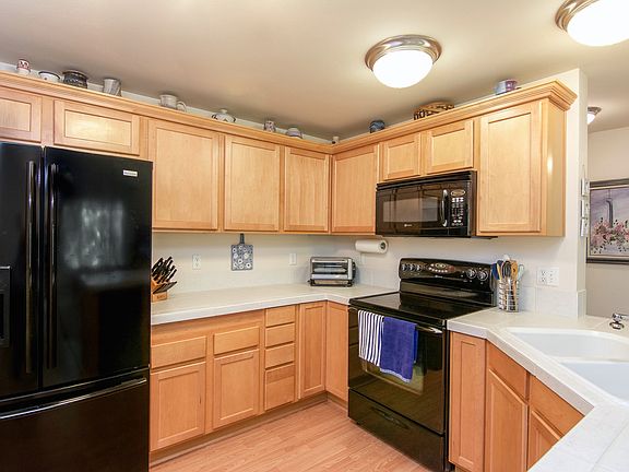 5th image of 23932 NE 115th Ln #202