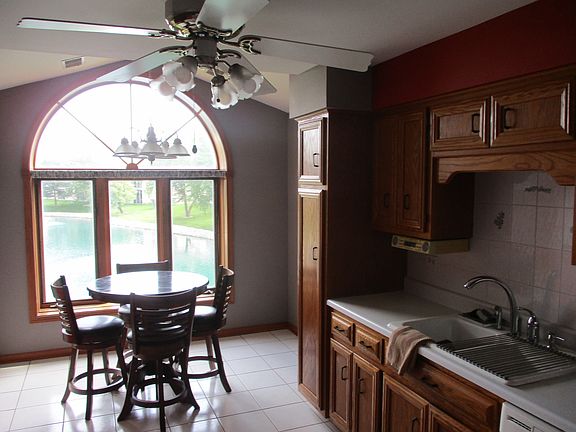 3rd image of 6431 Pine Cone Dr APT 4