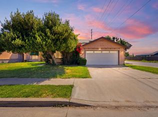 1008 N Manzanita St, Visalia, CA 93292