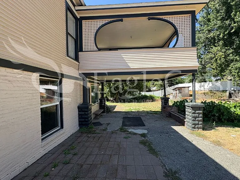 603 E Cherry St — Photo 5
