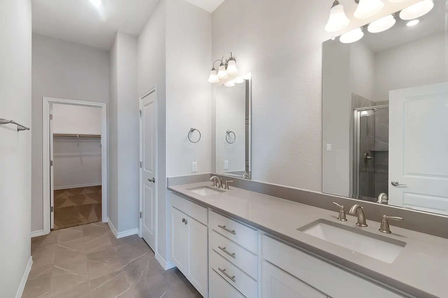 3 bed, 2732 sqft, $3,100 — Photo 4