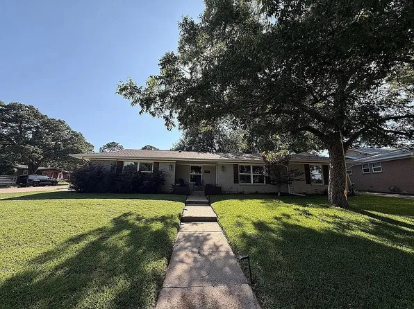 721 Hurstview Dr, Hurst, TX 76053