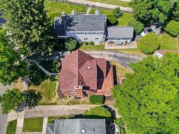 2nd image of 2606 Hillview Ave