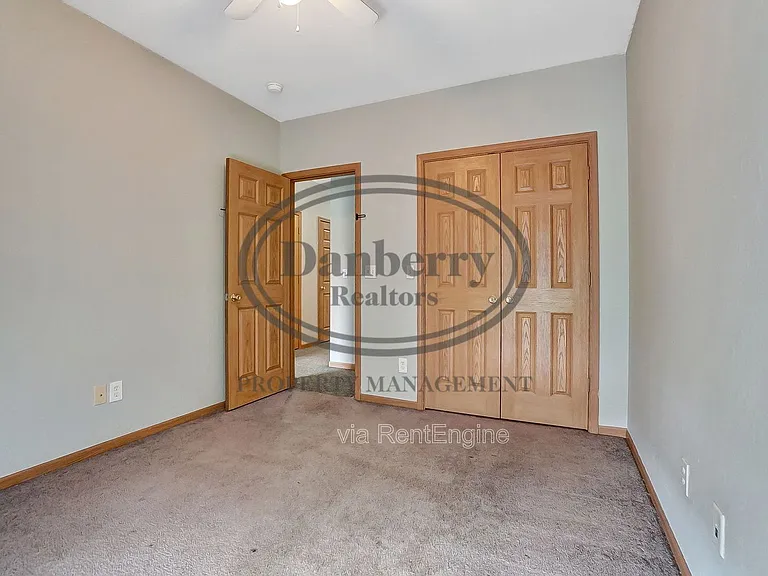 1117 N Byrne Rd — Photo 25