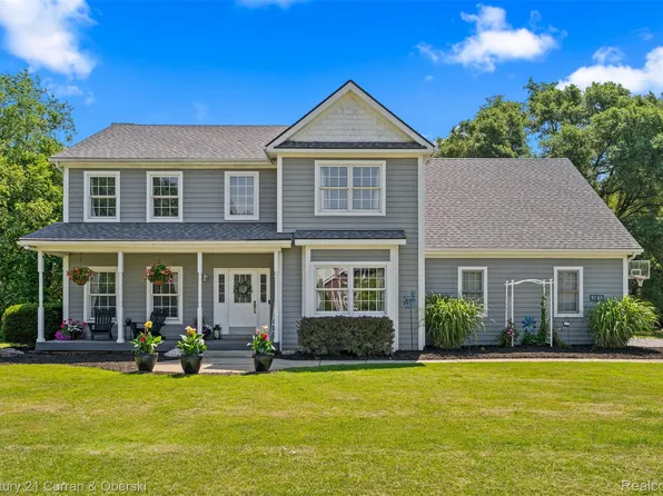 9298 Anacapa Bay Dr, Pinckney, MI 48169
