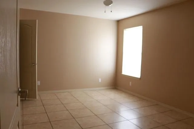 2 bed, 1100 sqft, $875 — Photo 3