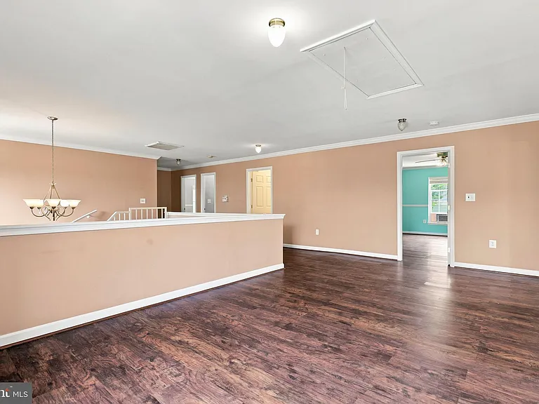 8916 Rugby Rd — Photo 58