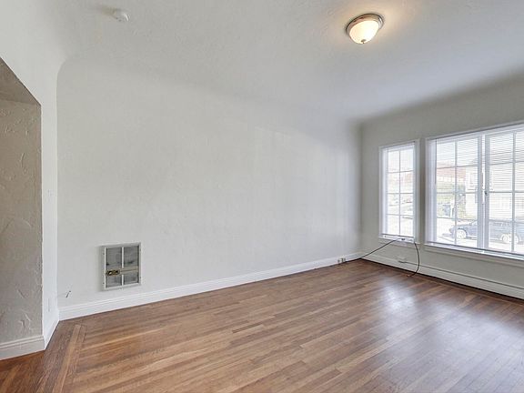 4th image of 2300 22nd Ave APT 3