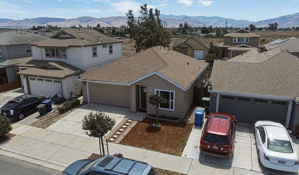 1st image of 407 Cardona Cir