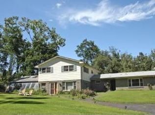 21 Courts Ln, Hudson, NY 12534