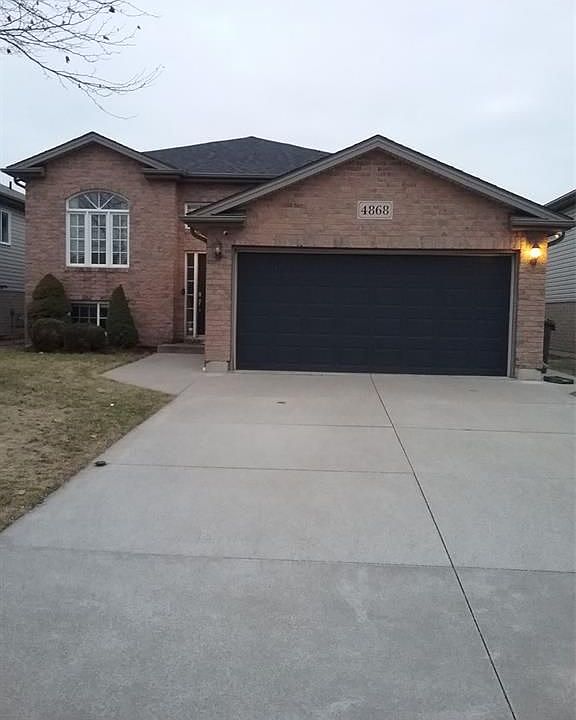1st image of 4868 Whitefish Cres