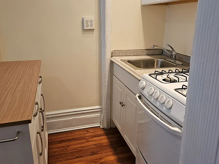 120 E 82nd St #12 — Photo 6