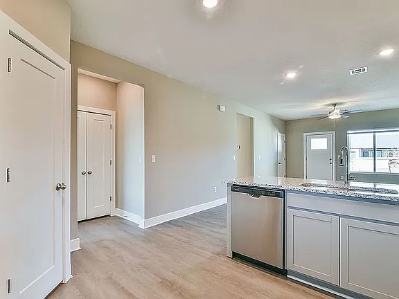 4th image of 9616 E Wassall St