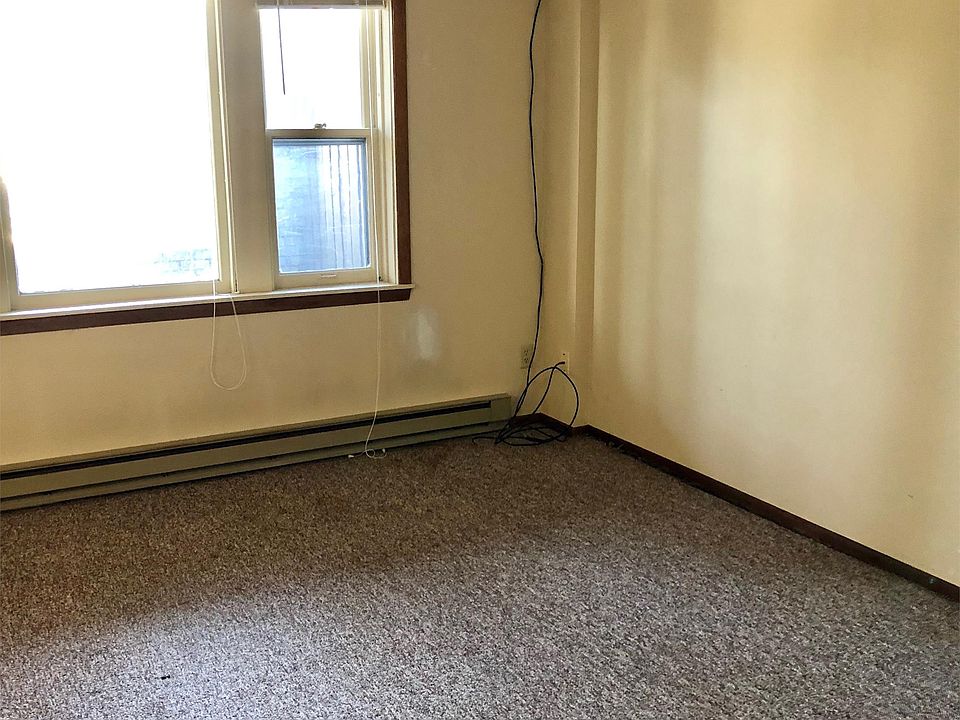 1st image of 120 6th Ave W APT 114