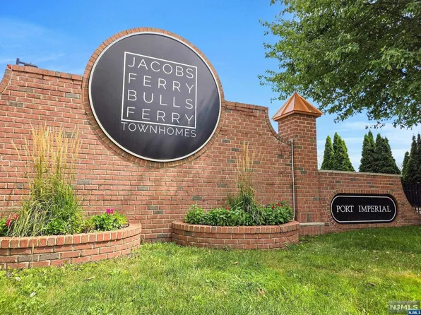 352 Oswego Ct #352, West New York, NJ 07093