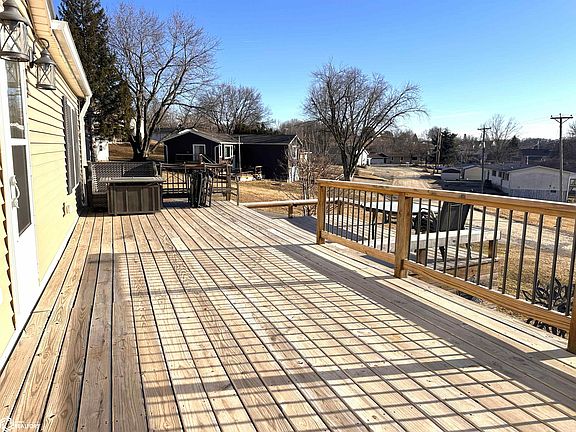 4th image of 299 Center Point Dr