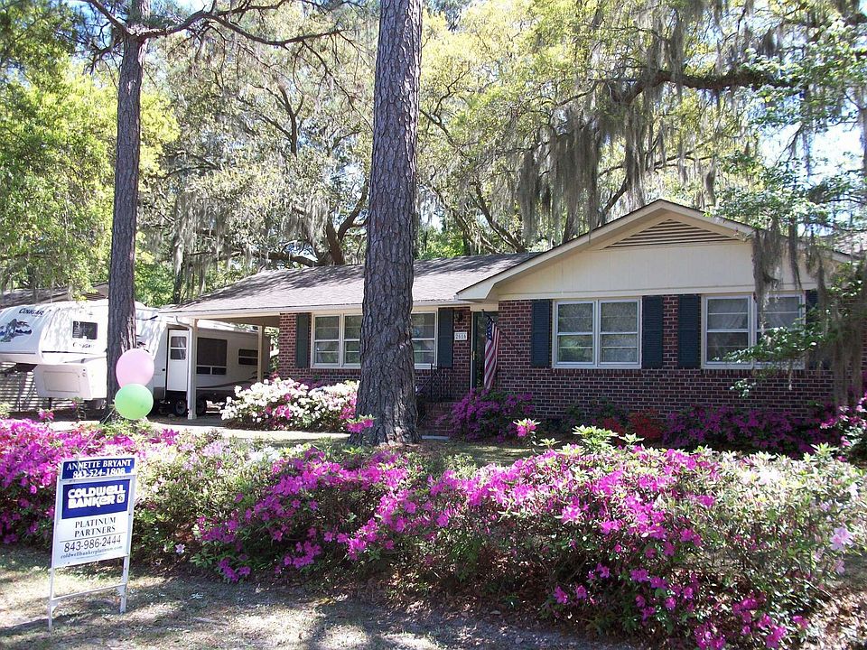 Brick Home in Mossy Oaks