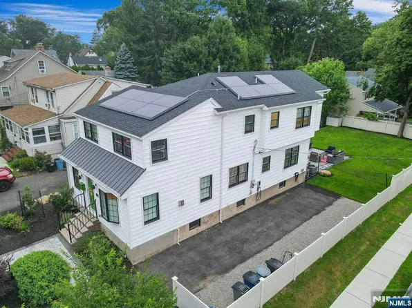 106 Lake St, Westwood, NJ 07675