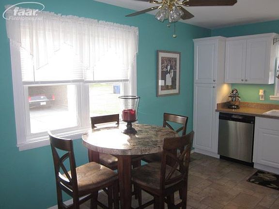 3rd image of 8359 Cappy Ln