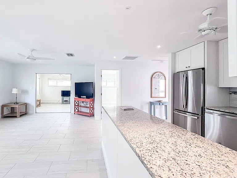 1900 Benjamin Franklin Dr #V12 — Photo 5