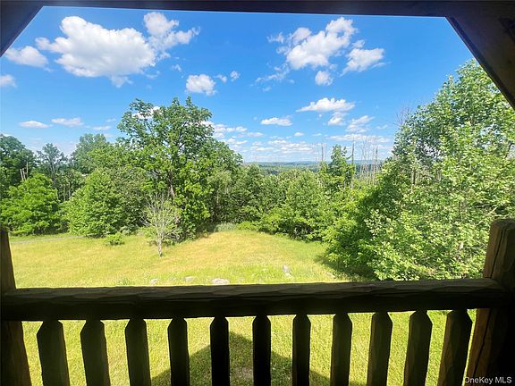 5th image of 10 Eaglewood Vista Lane
