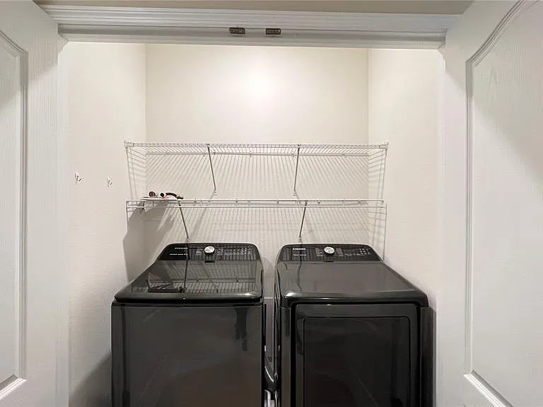 9017 Alba Ln — Photo 23