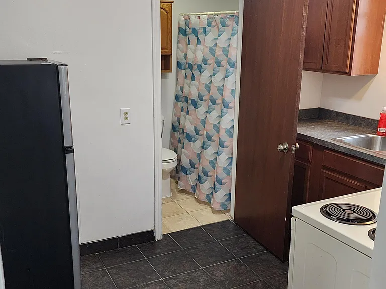 915 Reed St — Photo 1