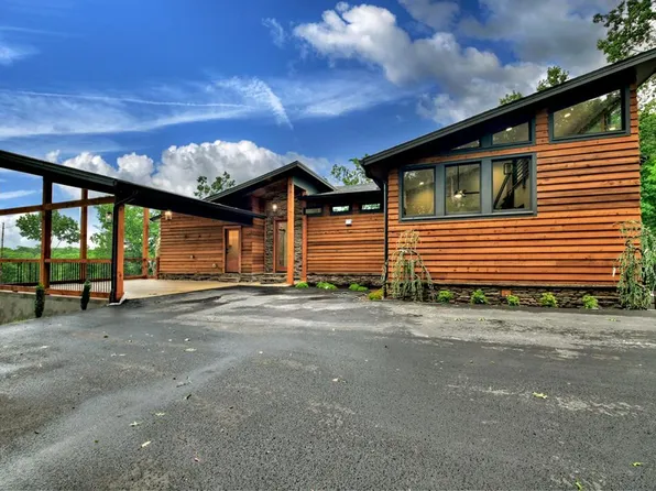1223 Clear Creek Rd, Ellijay, GA 30536