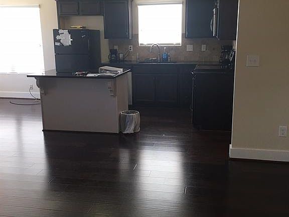 3rd image of 6504 Park Lake Ct