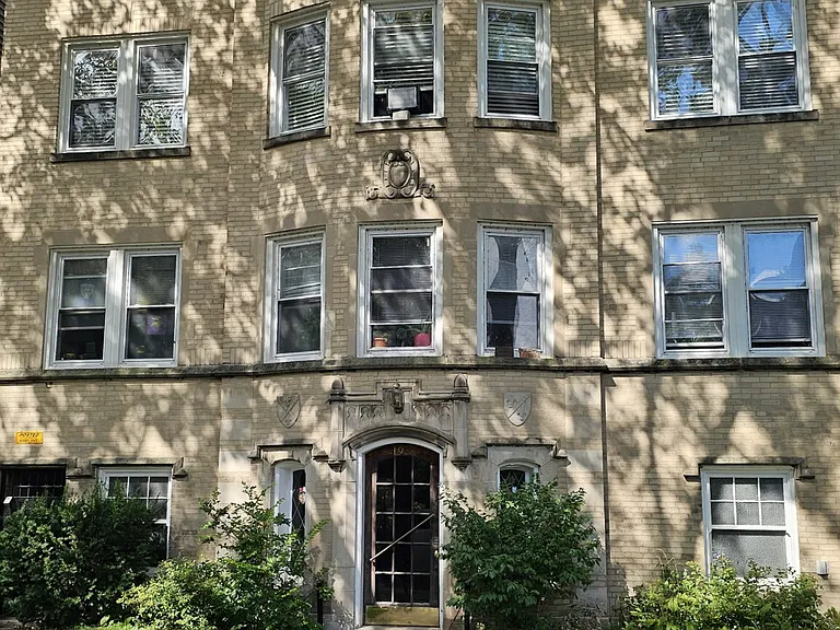 1934 W Estes Ave #1E — Photo 20
