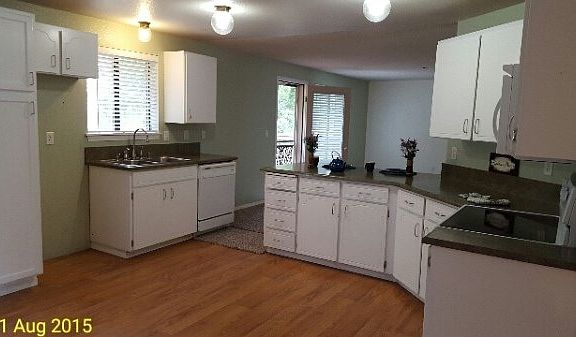 2nd image of 5013 Carole Dr NE