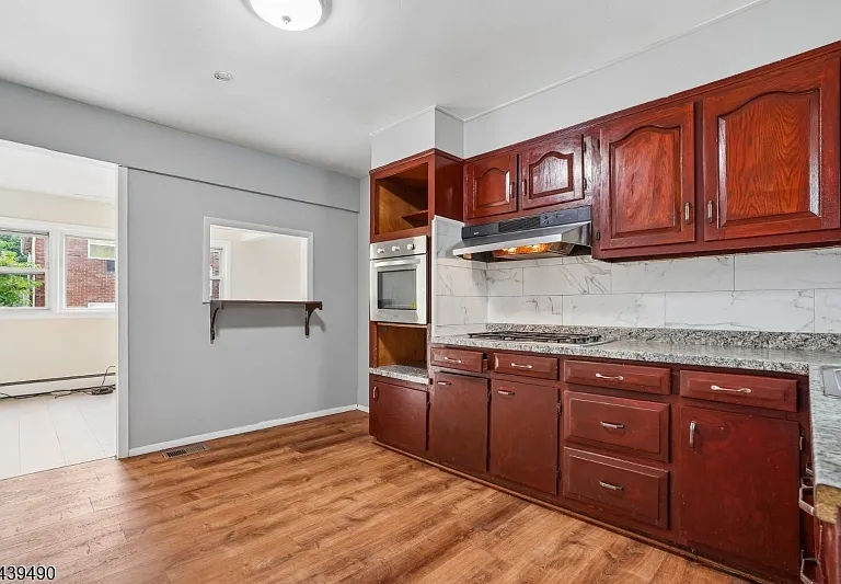 51 Tremont Ter — Photo 11