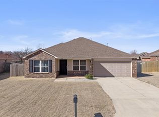 1918 Oak Tree Ct, Shawnee, OK 74804