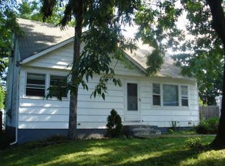 3 Essex Rd, Poughkeepsie, NY 12601