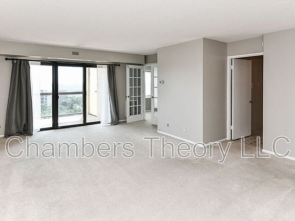 5th image of 205 Yoakum Pkwy Unit 1803