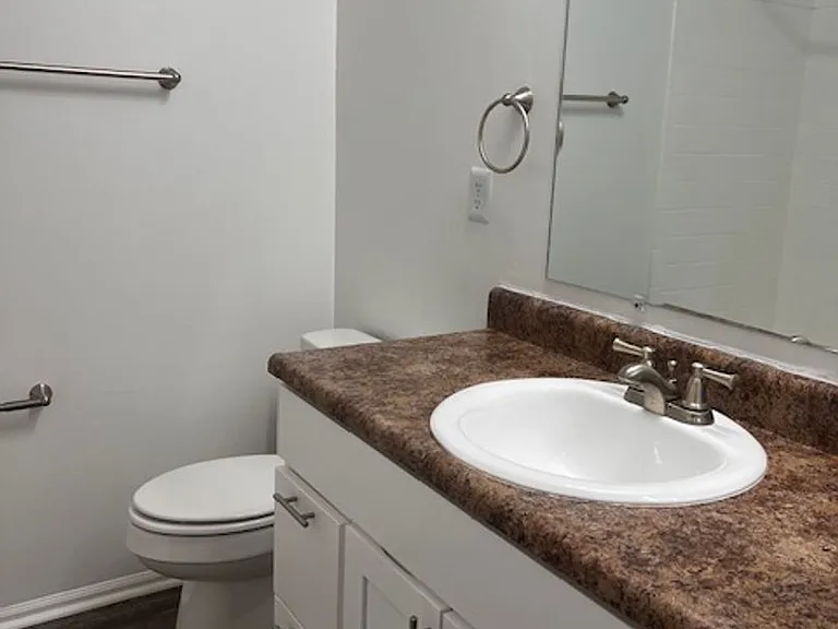 Villages on Madison Apartments — Photo 42