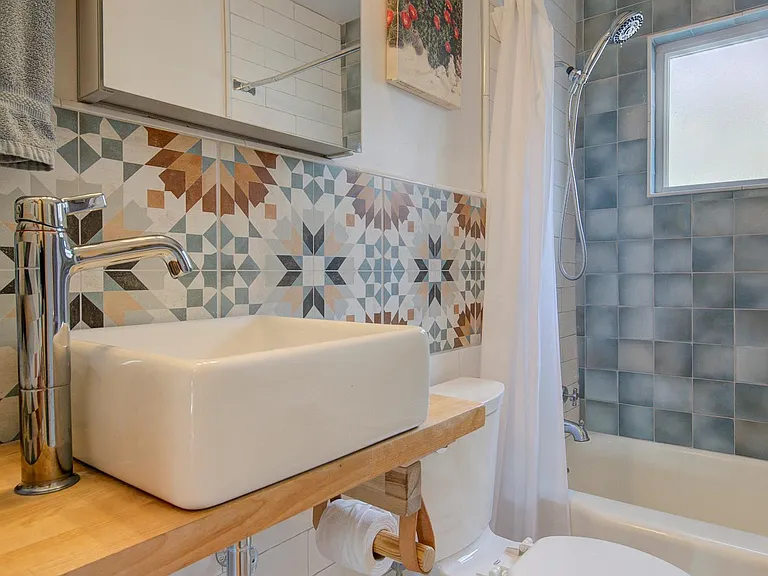2289 Kelly Ave SW — Photo 25