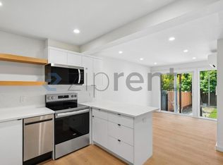 156 Ledyard St #D, San Francisco, CA 94124