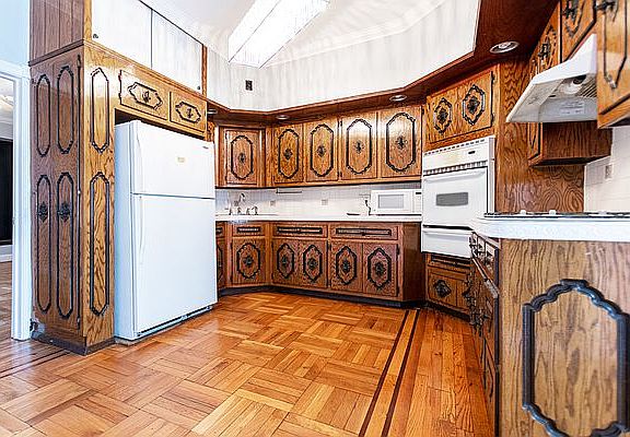 3rd image of 143 Court St #2
