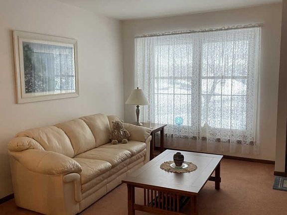 3rd image of 419 Fairfield Ct
