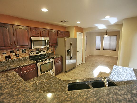 3rd image of 16269 W Hope Dr