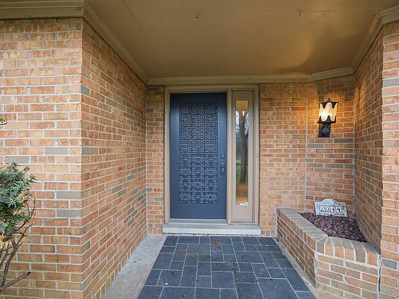 9th image of 2044 Manor Dr