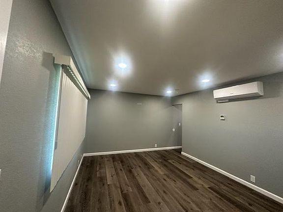 2nd image of 3012 N Fruit Ave #8