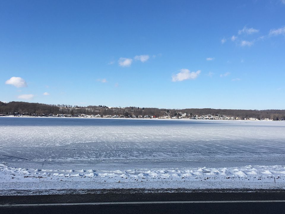 Private Lake Frontage
