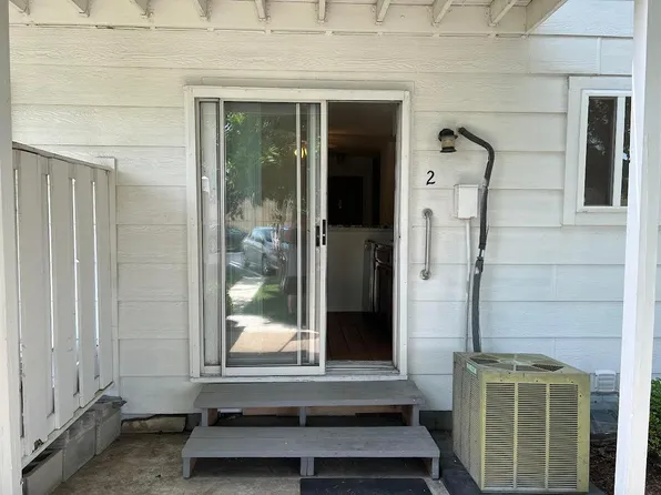 9117 Nieman Rd APT 2, Overland Park, KS 66214