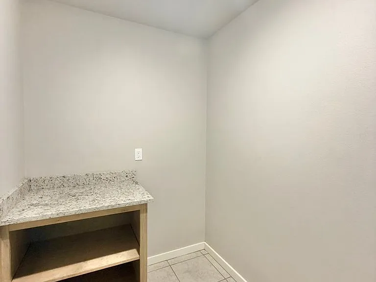 4822 FM 346 E — Photo 14