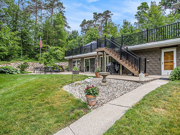 5th image of 20313 White Pine Blvd