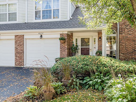 2nd image of 4072 Newport Ln