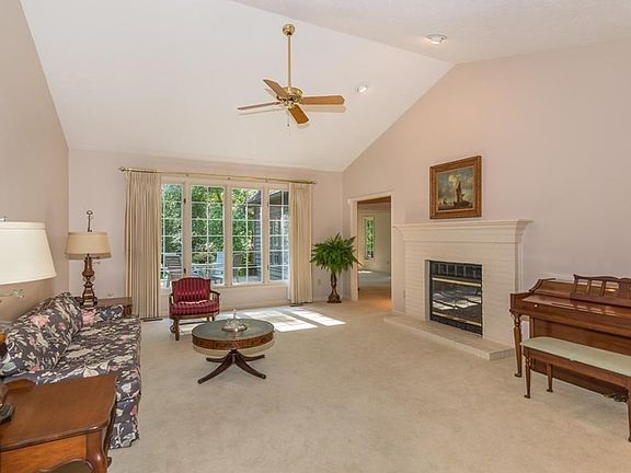 3rd image of 7213 Knollvalley Ln